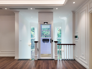 KĐT Sol Villa, Phường Cát Lái, TP HCM - Thang máy gia đinh Cibes lắp đặt giữa thang bộ trong biệt thự sang trọng